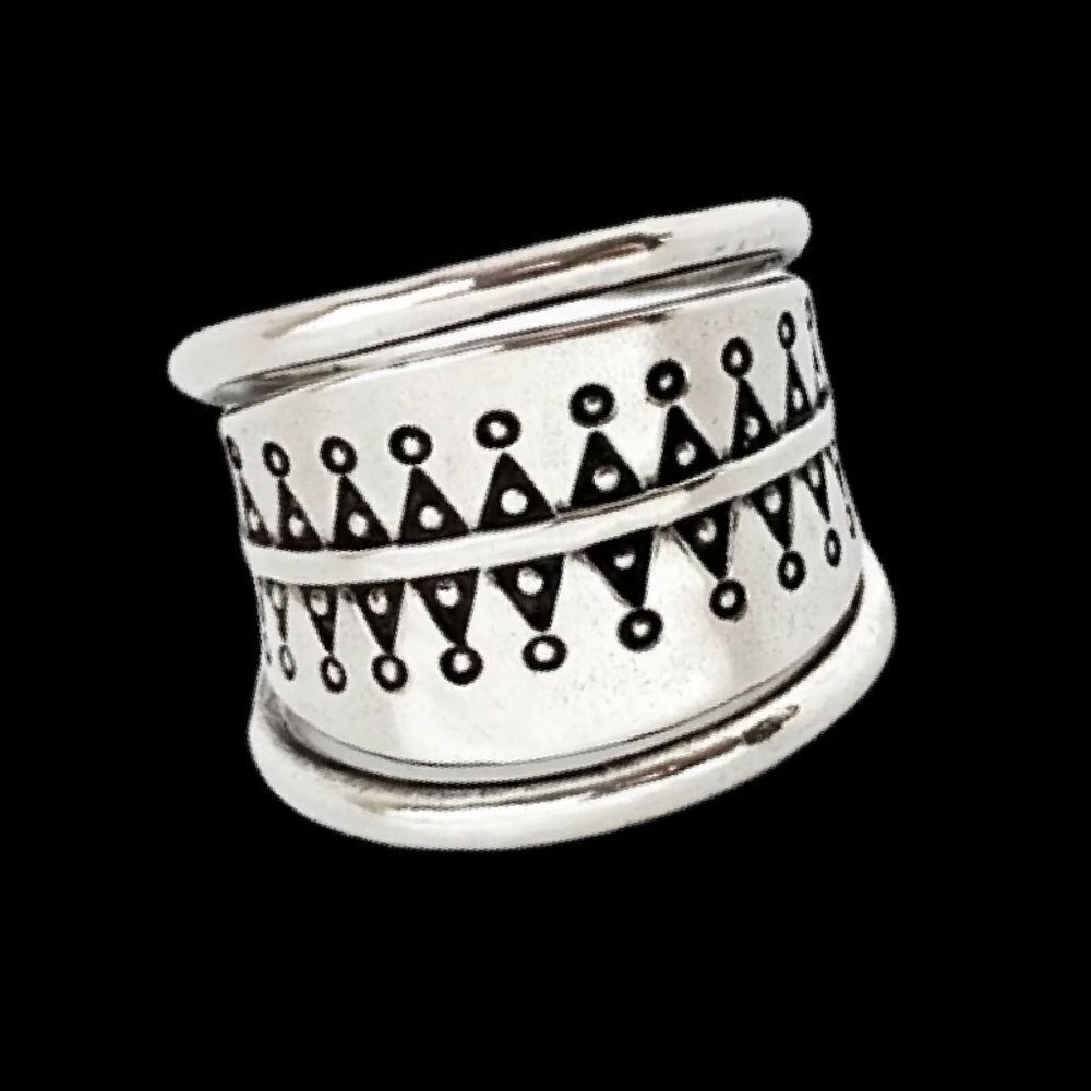 Sterling Boho Triangle 10th Century Pattern Ring Band